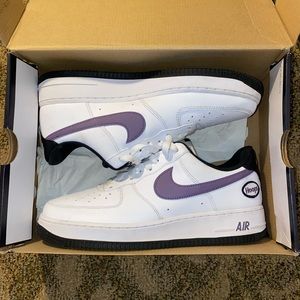 Size 9.5 nike Air Force 1 basketball